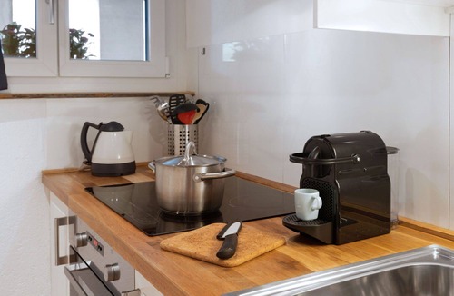 Davos-Dorf Apartment | Cosy apartment for 4 guests with pool, WIFI, TV and balcony