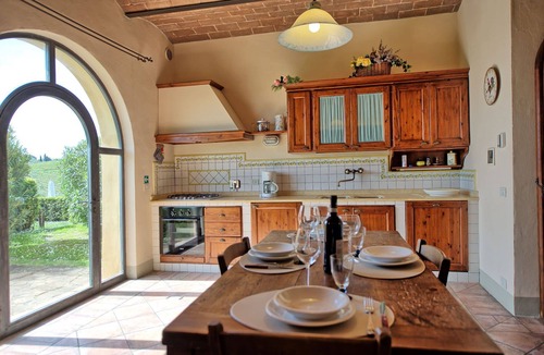 Tavarnelle Val di Pesa Apartment | Cosy apartment for 4 guests with WIFI, A/C, pool and panoramic view, close to Greve In Chianti