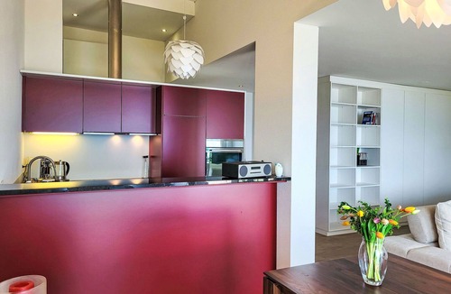 Gordola Apartment | Cosy apartment for 4 people with WIFI, TV, patio, pets allowed and panoramic view