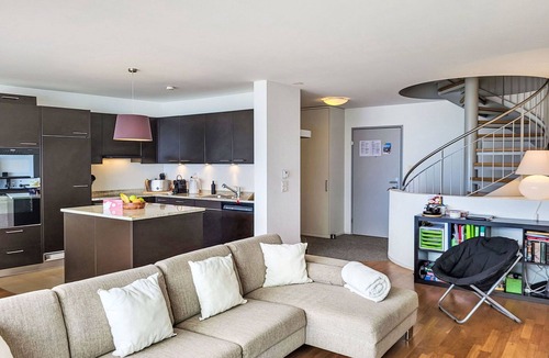 Magadino Apartment | Cosy apartment for 5 people with WIFI, A/C, pool, TV and terrace