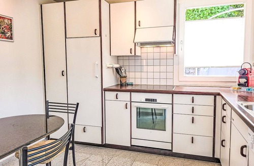 Vira Apartment | Cosy apartment for 5 people with pool, WIFI, TV and patio