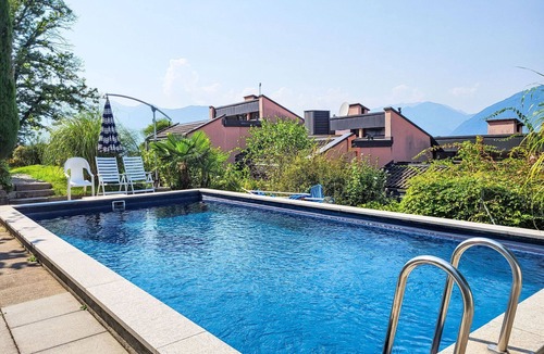 Vira Apartment | Cosy apartment for 5 people with pool, WIFI, TV and patio