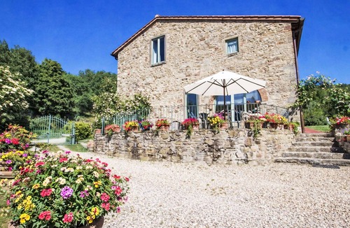 Londa Apartment | Cosy apartment for 6 guests with A/C, WIFI, pool, TV and panoramic view
