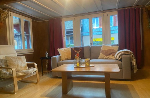 Matten bei Interlaken Apartment | Cosy apartment in heritage protected swiss chalet