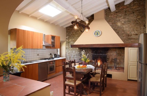 Pontassieve House | Cosy apartment in villa for 6 guests with WIFI, pool, A/C, TV, patio and panoramic view