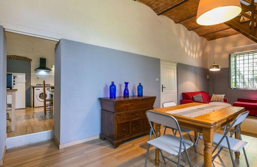 Lorenzana Villa | Cosy apartment in villa for 4 guests with pool, WIFI and pets allowed