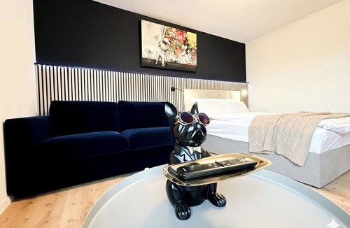 Dietikon District Apartment | Cosy Escape 3BR; 20 min Zurich Main Station; 2 Free Parking Spots