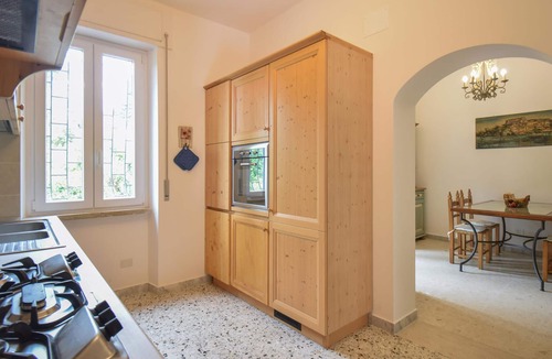 Lake Bracciano Apartment | Cozy apartment in Anguillara Sabazia with WiFi