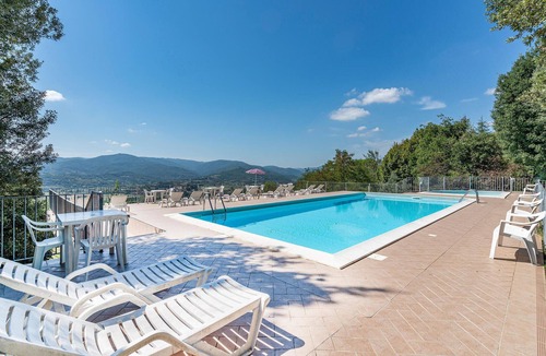 Citerna Apartment | Cozy apartment in Citerna (PG) with outdoor swimming pool