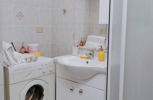 Barriera Vecchia-San Giacomo Apartment | Cozy apartment in Trieste for families and couples with kitchen and Wi-Fi