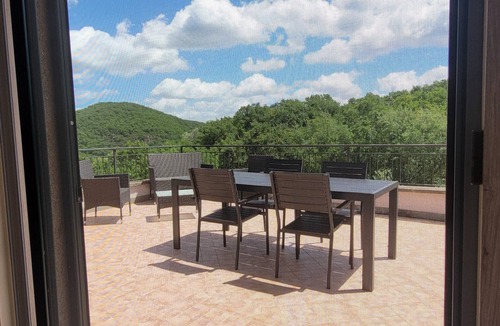 Viterbo Apartment | Cozy independent dwelling immersed in the greenery and quiet of Tuscia
