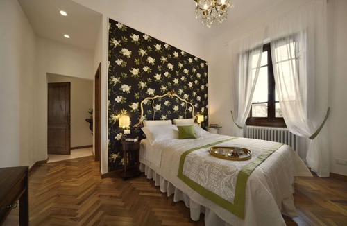 Terranuova Bracciolini Bed & Breakfast | Deluxe Room Nero su Bianco with A/C and Private Bathroom in Villa le Facezie B&B