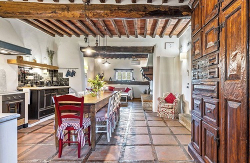Gaiole in Chianti Villa | Dimora del Chianti, stunning Tuscan stone villa surrounded by vineyards in the heart of Chianti