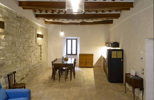 Gubbio Apartment | Domus Calzolari. Historic residence of medieval origin