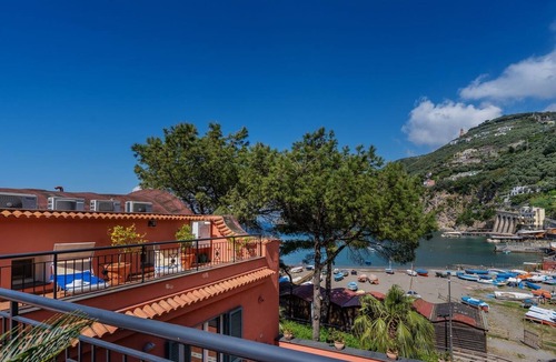 Vico Equense Apartment | Domus Le Postali, Lovely 2 bedroom beach apartment on Sorrento Coast