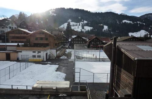 Gstaad Apartment | Drive (Nr. 3) Appartement/Fewo, Dusche oder Bad, WC 6-Bettwohnung by Interhome