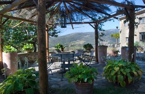 Cortona Villa | Elegant & Comfortable Tuscany Farmhouse Villa in Cortona Italy