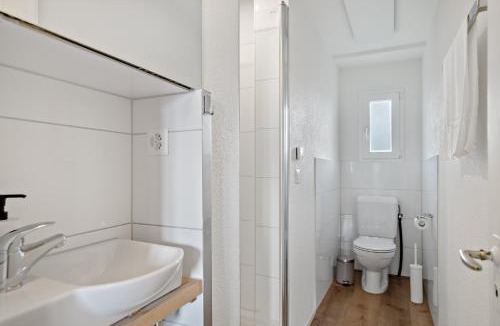 Emmen House | Erlen Rooms