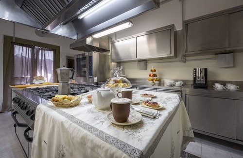 Acqua Loreto Villa | Estate in the heart of Umbria. Villa with 10 rooms, infinity pool and SPA