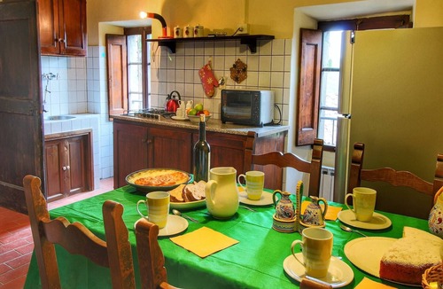 Monte Santa Maria Tiberina House | Farmhouse in Umbria near Palazzo Bourbon