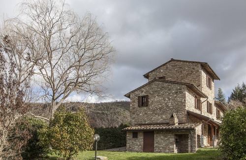 Assisi Villa | Farmhouse with pool, perfect for families and groups of friends