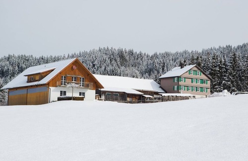 Gross Apartment | Ferienhof am See – Willerzell, (Willerzell), by Interhome