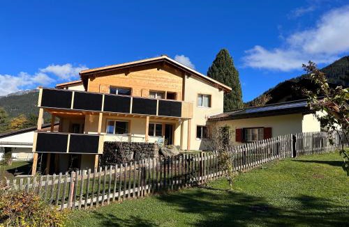 Klosters Platz Apartment | Ferienwohnung Crameri