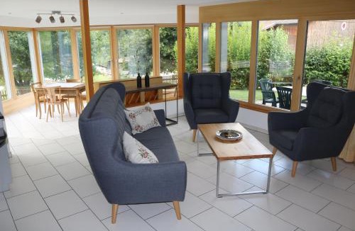 Sumvitg Apartment | Ferienwohnung für 5 Personen in Cumpadials, inmitten der Surselva