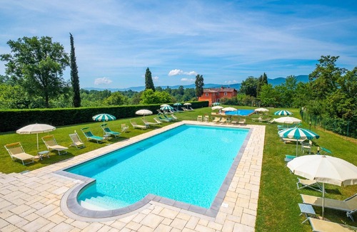 Reggello Apartment | flat 'Quercia T4 rota' with swimming pool