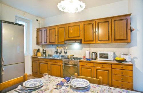 Consiglio di Rumo Apartment | Giardino Privato Relax sul Lago di Como 2 Camere-vicino Ospedale Moriggia - Wi-fi e parcheggio