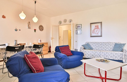Marina di Campo Apartment | Gioia Apartment, three-room flat in the heart of the pedestrianised centre of Marina di Campo, 150 m