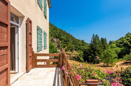 Montieri Apartment | Girasole Room – Poggio alla Luna with Mountain View and Wi-Fi