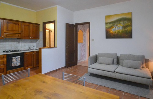 Antria Apartment | Gorgeous apartment in Arezzo with outdoor swimming pool