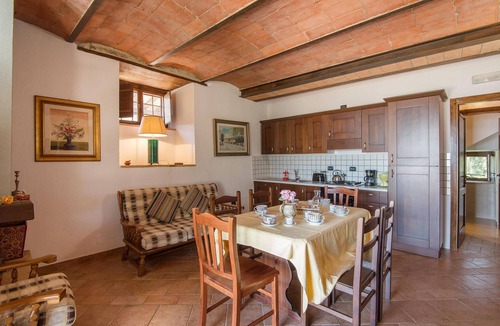 Todi House | Gorgeous home in Todi -PG- with private swimming pool, can be inside or outside