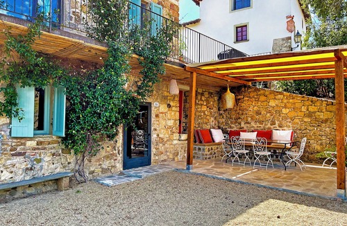 San Pietro in Bossolo House | Guest houses on estate, infinity pool, tennis court