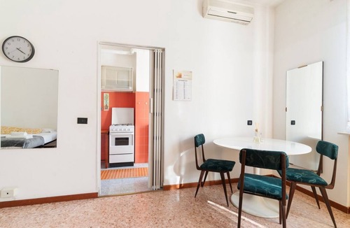 Ripamonti Corvetto Apartment | GuestHost - A comfortable 40 square meters apartment, perfect for two people, located on the third floor of a building with an elevator (NOT accessible to disabled guests).The property is located in the lively Corvetto neighborhood and is well connected