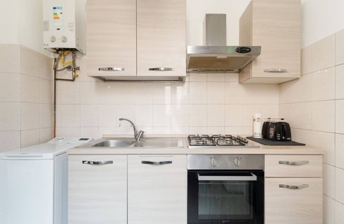 Chinatown Apartment | GuestHost - A comfortable and welcoming 55 square meters apartment, perfect for four people, located on the mezzanine floor of a building (accessible via a few steps).The property is located between the vibrant Chinatown district and the Sempione area, M