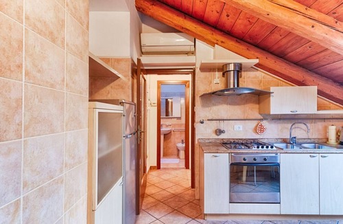 Barriera Vecchia-San Giacomo Apartment | GuestHost - Apartment located on the fifth floor of a building with a lift (there are 10 internal steps at the entrance to the apartment).In 45 sqm it comfortably accommodates 3 people, with a bedroom with two single beds and a sofa bed.Convenientlyt loc