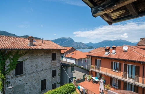 Lierna Villa | GuestHost - Charming 100 sqm detached villa, spread over three levels (accessible by stairs) and accommodating up to 5 people.The property is located in Lierna, on the eastern shore of Lake Como, in a well-served area and a short walk from the splendid R