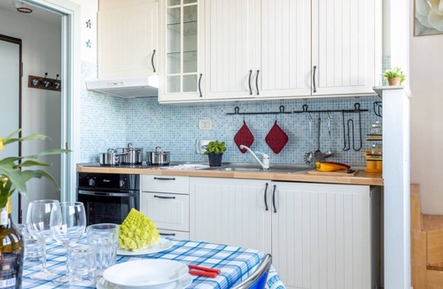 Calambrone Apartment | GuestHost - Charming 50 sqm apartment, located on the 1st floor of a modern building (with lift), for 4 people and equipped with a shared swimming pool (for a fee) and free private parking space.The property is located in Calambrone, with direct access t