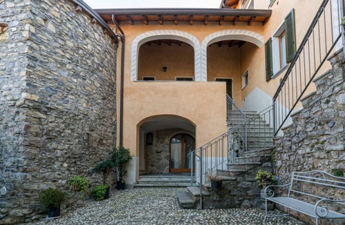 Visgnola Apartment | GuestHost - Comfortable mezzanine apartment of approximately 35 square meters, accommodating up to four people, located on the first floor of a building without an elevator.The property is located in Visgnola, a quiet hamlet of Bellagio, one of Lake Como