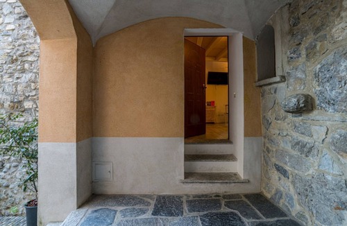 Visgnola Apartment | GuestHost - Comfortable mezzanine apartment of approximately 35 square meters, accommodating up to four people, located on the first floor of a building without an elevator.The property is located in Visgnola, a quiet hamlet of Bellagio, one of Lake Como