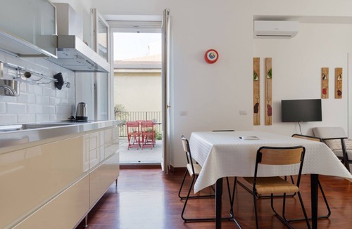 Zona Lancetti Apartment | GuestHost - Cozy 50m2 apartment, perfect for 2 people, located on the first floor of a building with lift.The accommodation is located in the Derganino area, about 600 meters from the Lancetti railway station and just over 1 km from the Maciachini