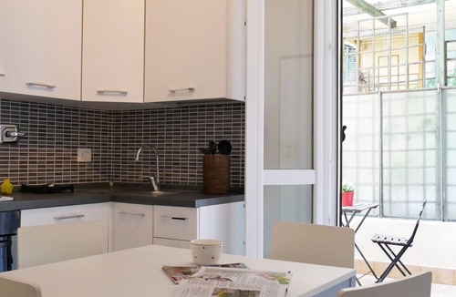 Historic Center Apartment | GuestHost - Delightful and brilliant apartment, well equipped and furnished, in a typical Bolognese style building on the first floor with a terrace overlooking the internal courtyard. At night you can enjoy great tranquility.The apartment is located in