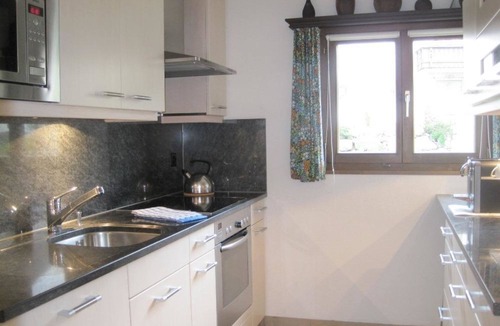 Klosters Dorf Apartment | Haus Fiorina 3 Appartement/Fewo, Dusche oder Bad, WC 3½-Zimmerwohnung by Interhome