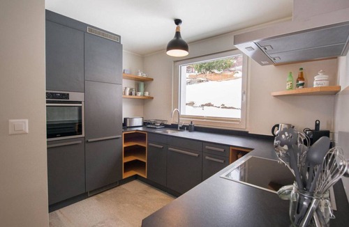 Arosa Apartment | Haus Mattern - Schafrügg Appartement/Fewo, Dusche und Bad, WC, 6-Bettwohnung by Interhome