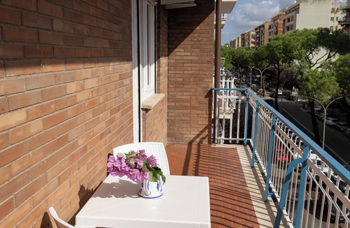 Ostiense House | Hello Claudia Guest House - Room Tabacco Center of Rome Metro B