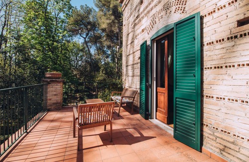 Torre de' Passeri House | Historic Baron's Estate in Amazing Abruzzo! Family-friendly. Pet-friendly.
