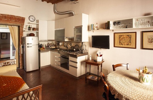 San Francesco Apartment | Historic home in the center-Silent area-A corner studio-Terrace-Conditioner