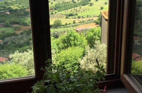 Montemerano Apartment | Hochwertige Wohnung im Turm-Schlösschen by Interhome